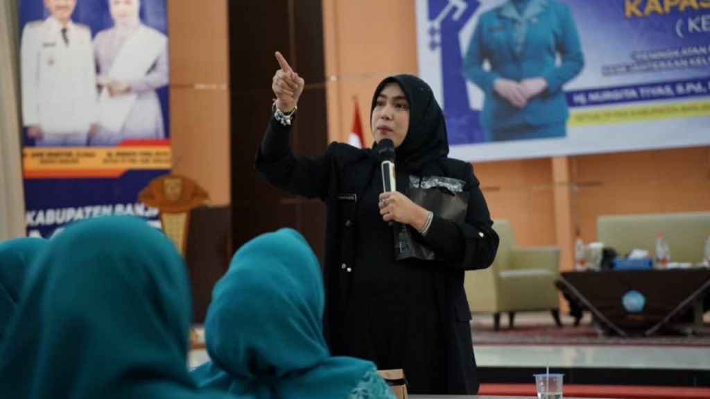 Ketua TP PKK Kabupaten Banjar, Hj Nurgita saat memberi sambutan